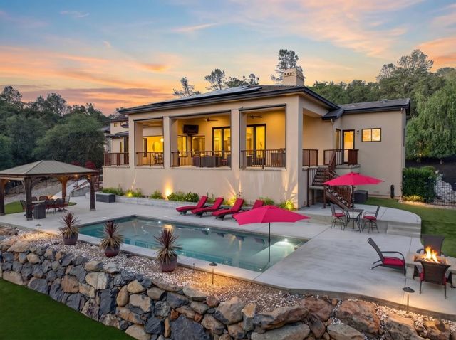23310 Darkhorse Dr, Auburn, CA 95602