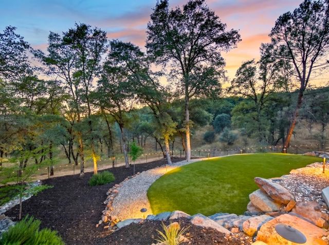 23310 Darkhorse Dr, Auburn, CA 95602