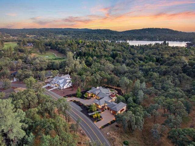 23310 Darkhorse Dr, Auburn, CA 95602