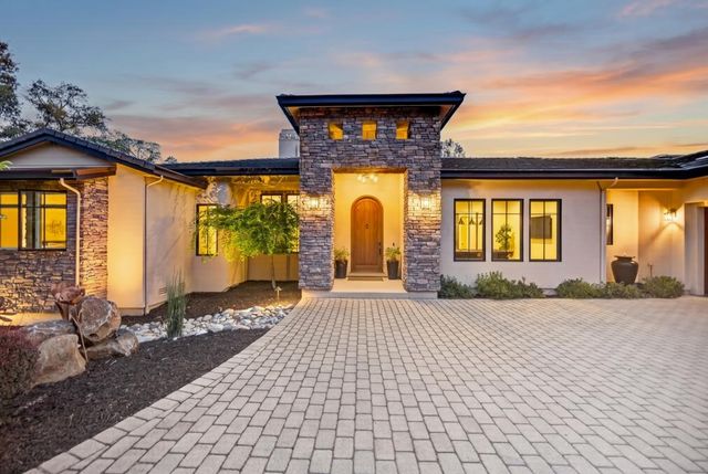 23310 Darkhorse Dr, Auburn, CA 95602