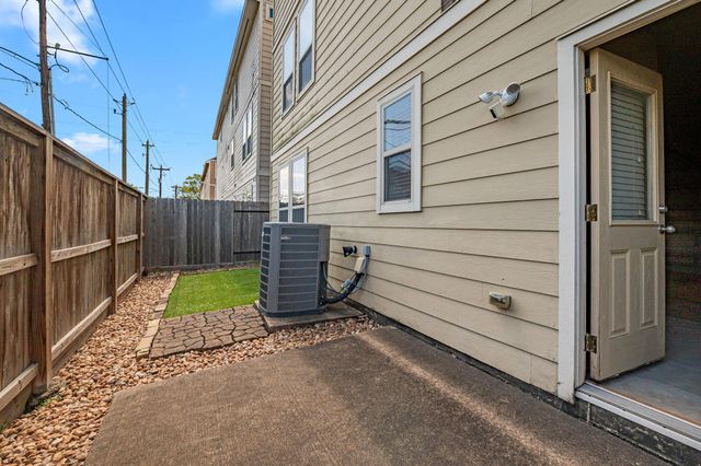 3327 Home Point Drive, Houston, TX 77091