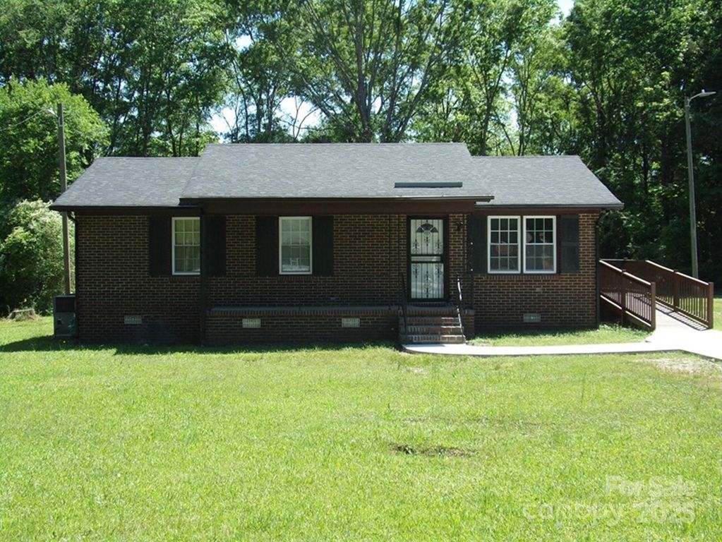 556 Roundtree Circle, Chester, SC 29706