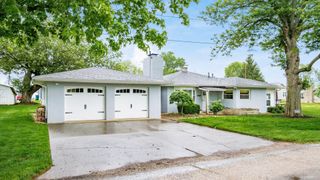 5130 Bateson Drive NE, Thornville, OH 43076