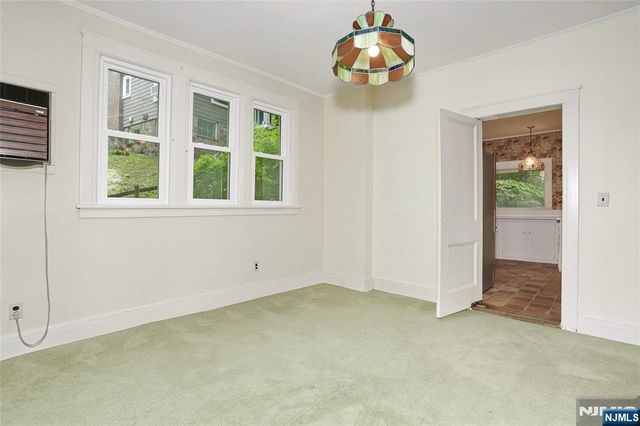 388 Allaire Avenue, Leonia, NJ 07605