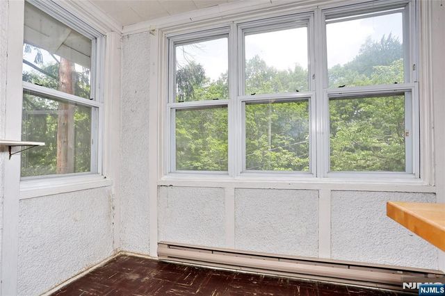 388 Allaire Avenue, Leonia, NJ 07605