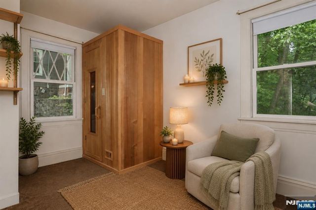 388 Allaire Avenue, Leonia, NJ 07605