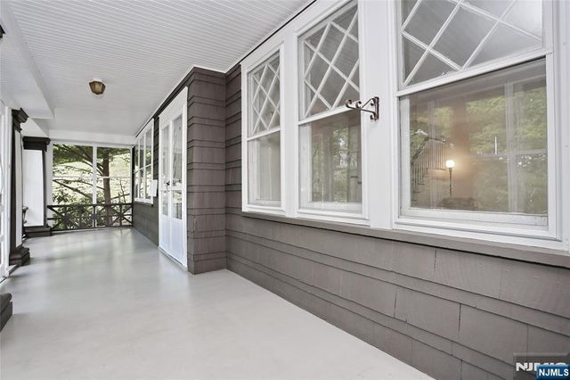 388 Allaire Avenue, Leonia, NJ 07605