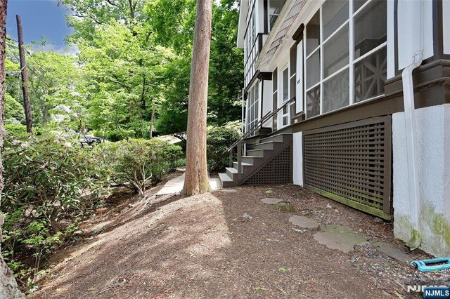 388 Allaire Avenue, Leonia, NJ 07605