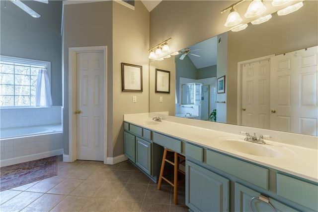 6506 Vista View Court, Flowery Branch, GA 30542