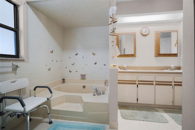 12 CHERRY BLOSSOM LANE, Winter Haven, FL 33884
