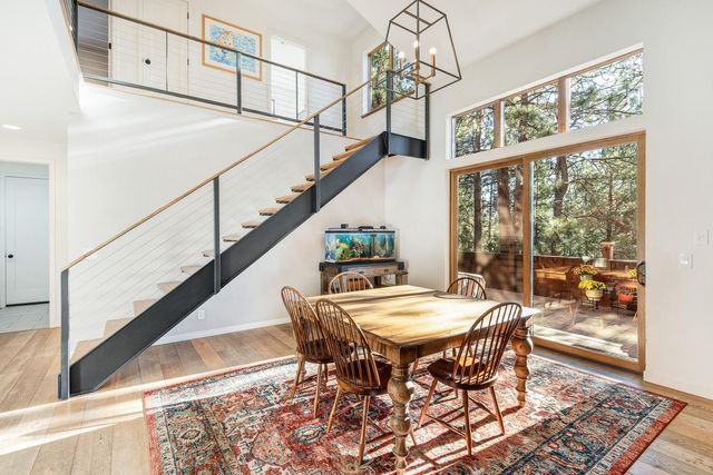 61389 Campbell Court, Bend, OR 97702