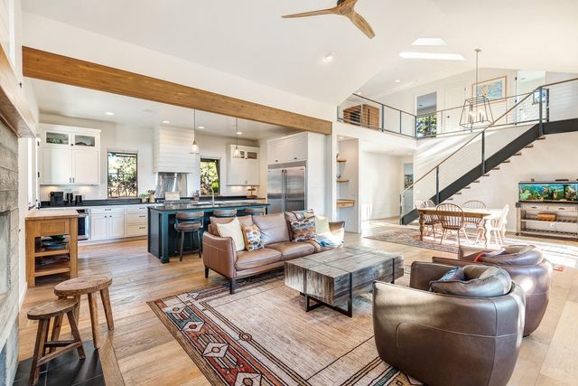 61389 Campbell Court, Bend, OR 97702