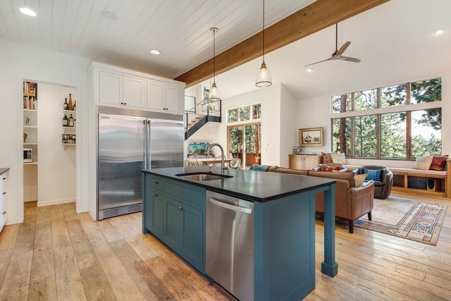 61389 Campbell Court, Bend, OR 97702