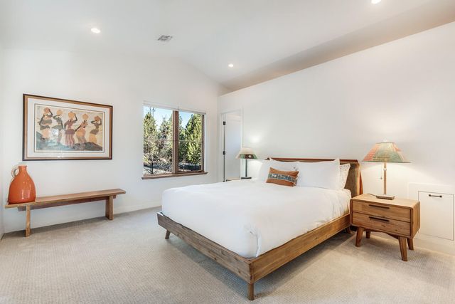 61389 Campbell Court, Bend, OR 97702