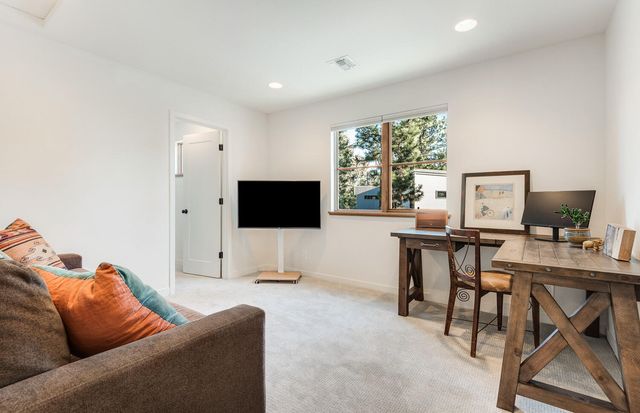 61389 Campbell Court, Bend, OR 97702