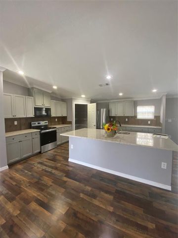7405 SHOUPE ROAD, Plant City, FL 33565