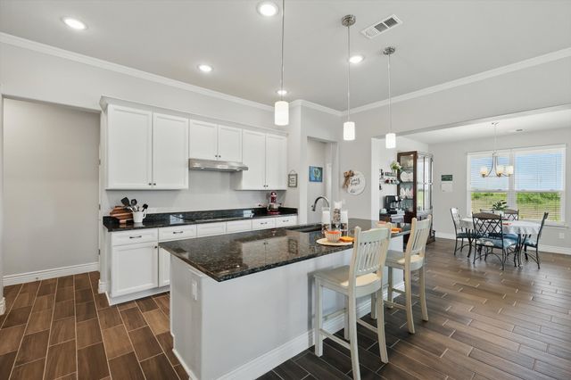 9809 Salford Way, Denton, TX 76207