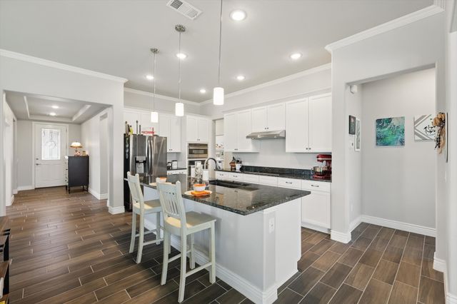 9809 Salford Way, Denton, TX 76207