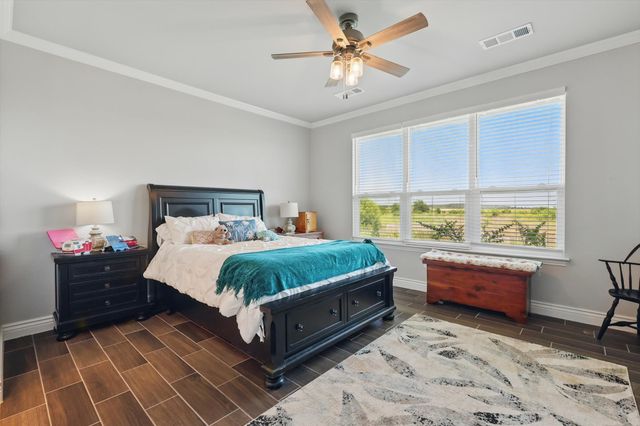 9809 Salford Way, Denton, TX 76207