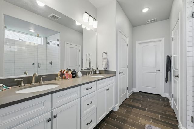 9809 Salford Way, Denton, TX 76207