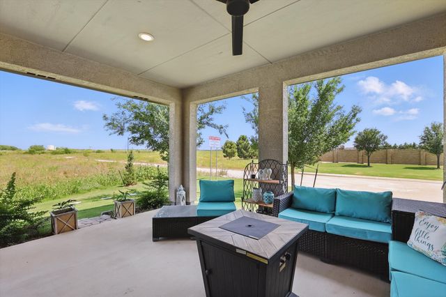 9809 Salford Way, Denton, TX 76207