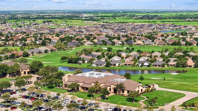 9809 Salford Way, Denton, TX 76207