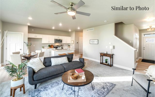 206 NE Doe Pointe Lane, Ankeny, IA 50021