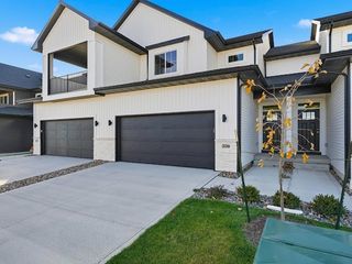 206 NE Doe Pointe Lane, Ankeny, IA 50021