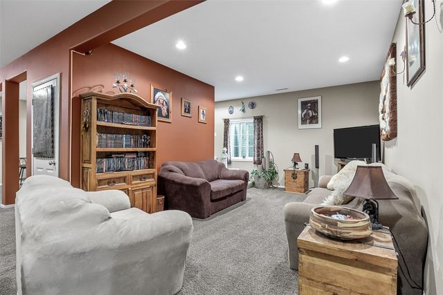 4322 Widgeon Drive, Marion, IA 52302