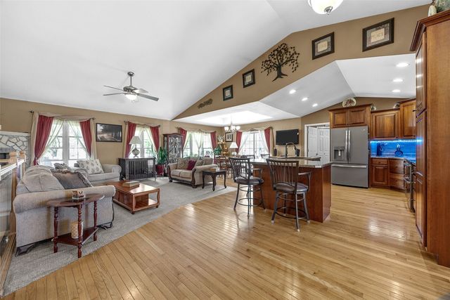 4322 Widgeon Drive, Marion, IA 52302