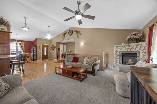 4322 Widgeon Drive, Marion, IA 52302