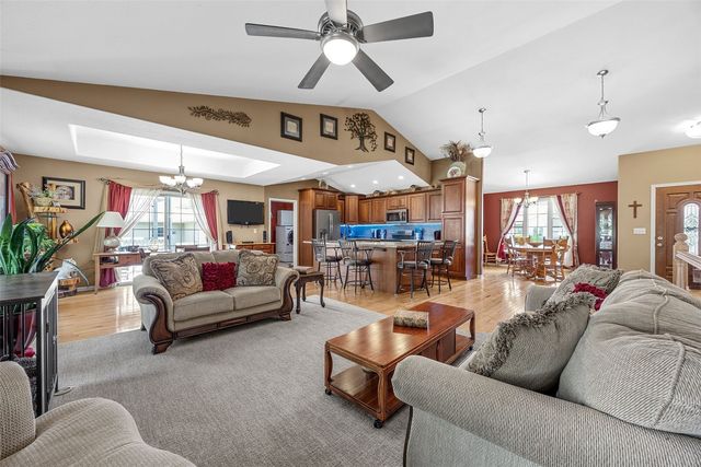 4322 Widgeon Drive, Marion, IA 52302