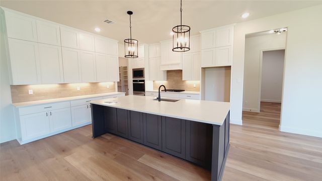 6821 Southrock Drive, Midlothian, TX 76065