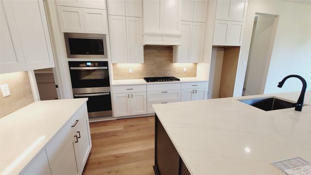 6821 Southrock Drive, Midlothian, TX 76065
