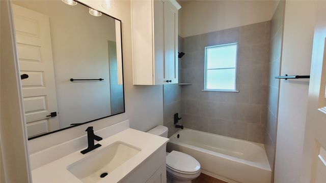 6821 Southrock Drive, Midlothian, TX 76065