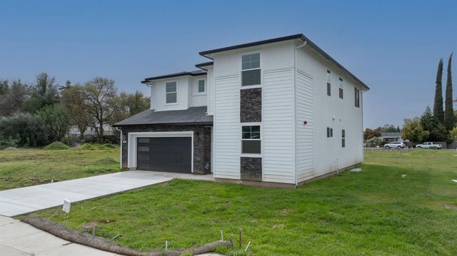 918 Robin Ct, Oakdale, CA 95361