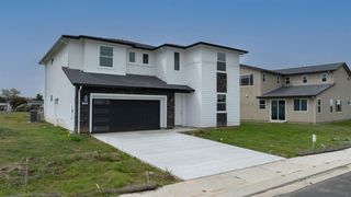 918 Robin Ct, Oakdale, CA 95361