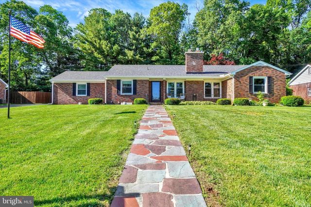 14 CHARLES AVE, Stewartstown, PA 17363