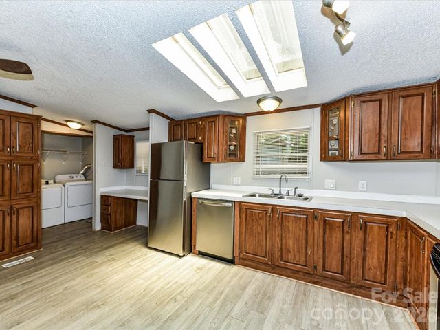 3690 Vickery Drive, Maiden, NC 28650