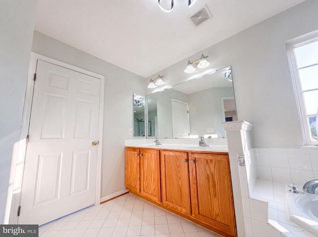 62 STOCKS ST, Lovettsville, VA 20180