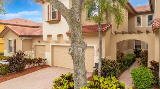 5755 NW 120th Avenue, Coral Springs, FL 33076