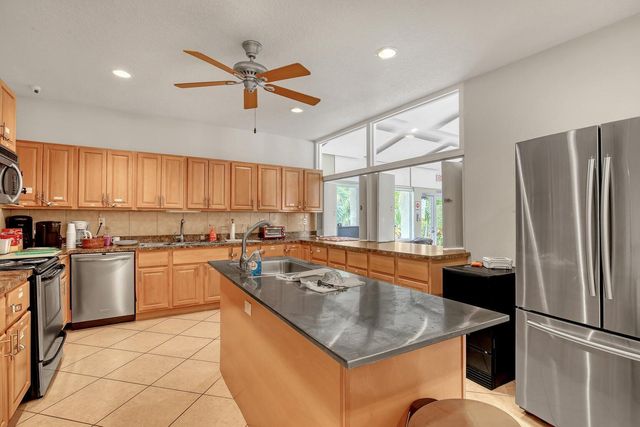 650 Snug Harbor Drive G301, Boynton Beach, FL 33435