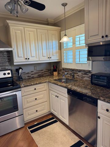 650 Snug Harbor Drive G301, Boynton Beach, FL 33435