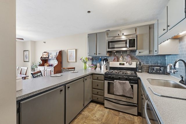 360 Littleton Rd E10, Chelmsford, MA 01824