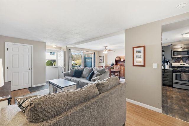 360 Littleton Rd E10, Chelmsford, MA 01824