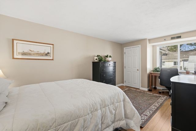 360 Littleton Rd E10, Chelmsford, MA 01824