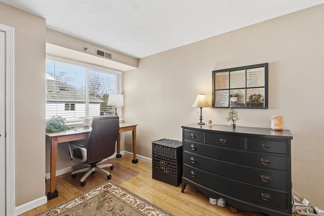 360 Littleton Rd E10, Chelmsford, MA 01824