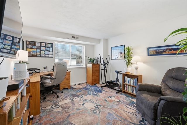 360 Littleton Rd E10, Chelmsford, MA 01824