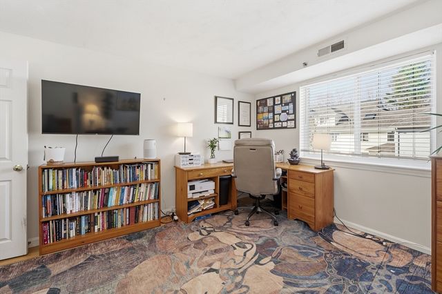 360 Littleton Rd E10, Chelmsford, MA 01824