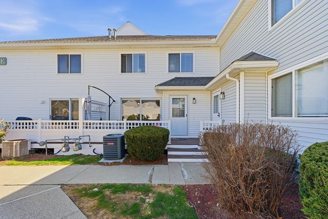 360 Littleton Rd E10, Chelmsford, MA 01824